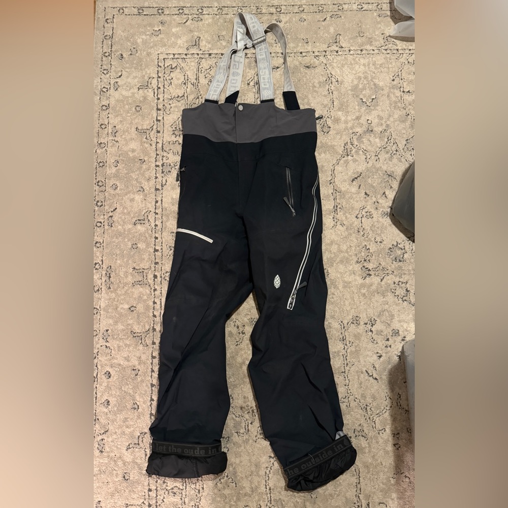 Stio Environ Black and Gray Women's Ski Bib Pants with Suspenders